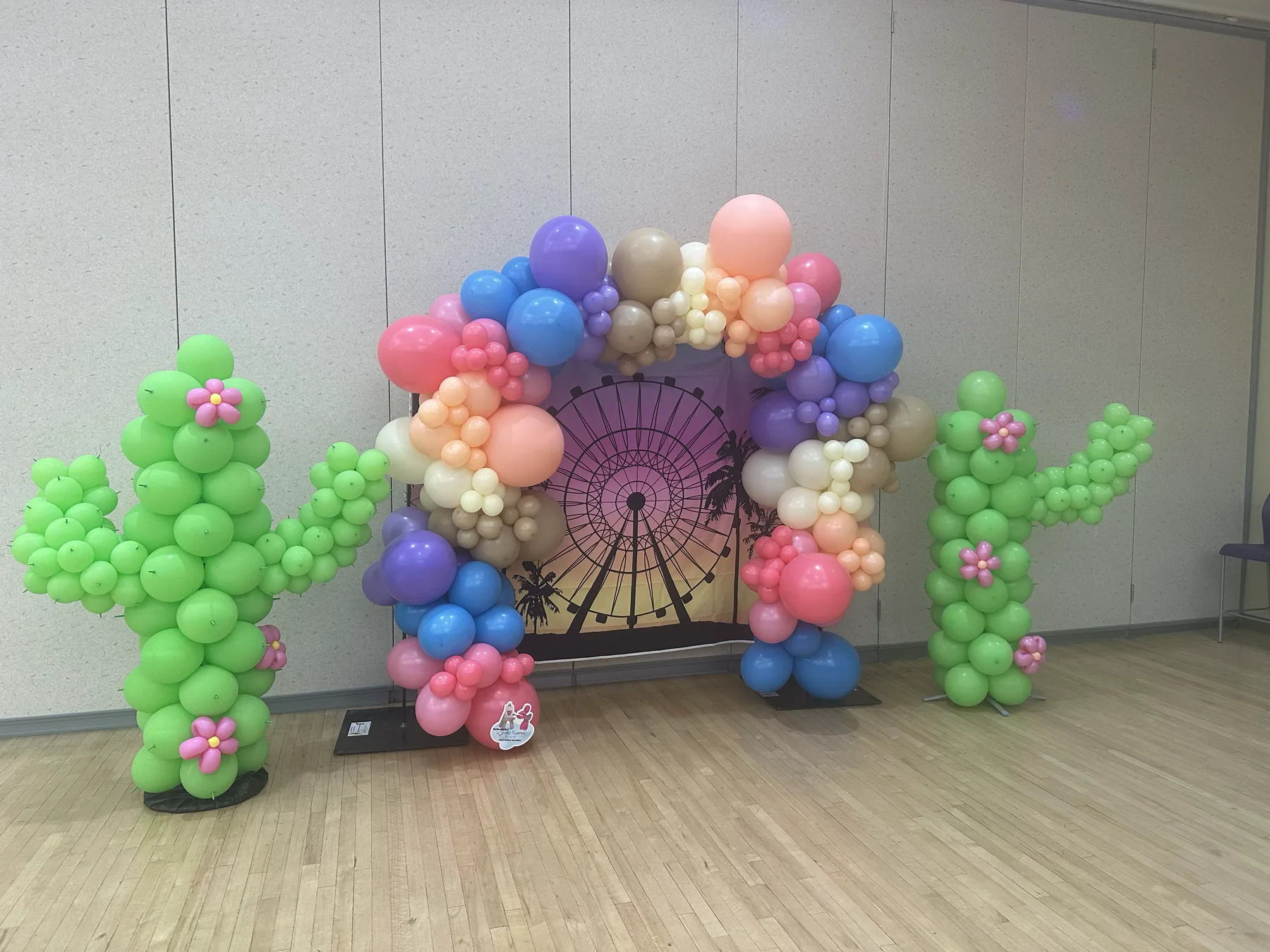 Large festival-style balloon photo installation